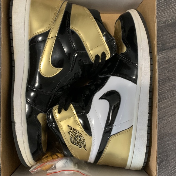 (US 9.5) Off White - Air Jordan 1, Air Force 1. AJ1 Gold Toes. Vans - Picture 7 of 13